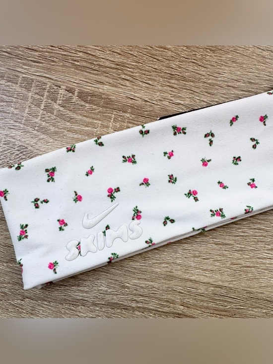 Nike x Skims Headband Ditsy Floral Print